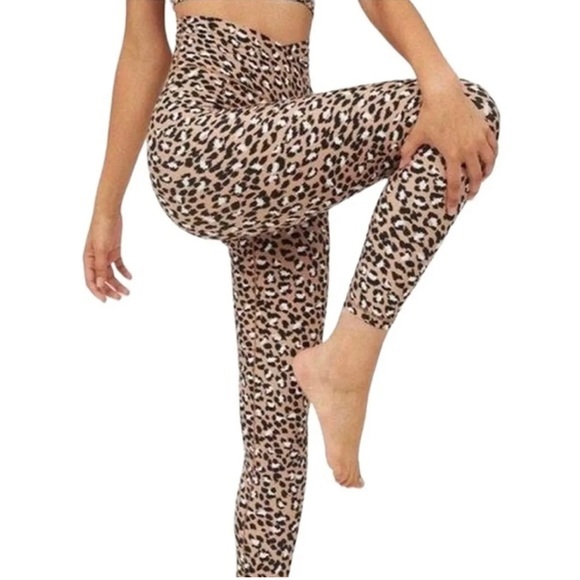 Aerie Offline Real Me High Waisted 7/8 Length Leopard Print Leggings - Picture 1 of 6